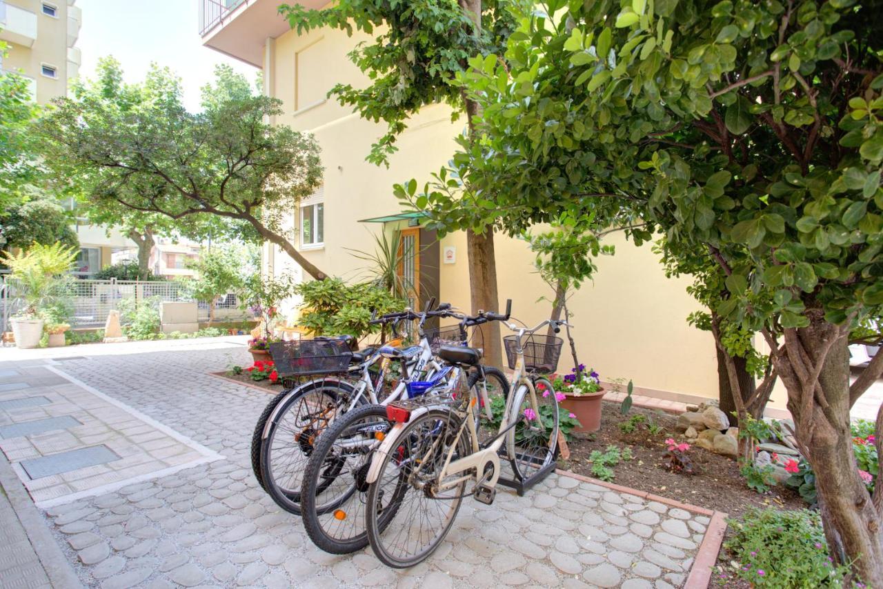 Hotel Nella ريميني المظهر الخارجي الصورة