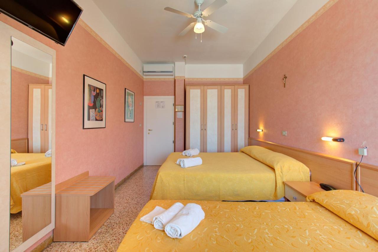 Hotel Nella ريميني المظهر الخارجي الصورة