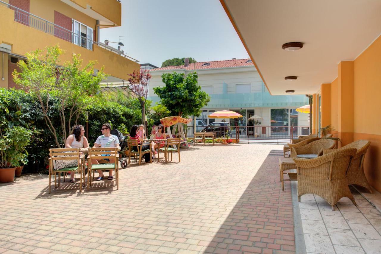 Hotel Nella ريميني المظهر الخارجي الصورة